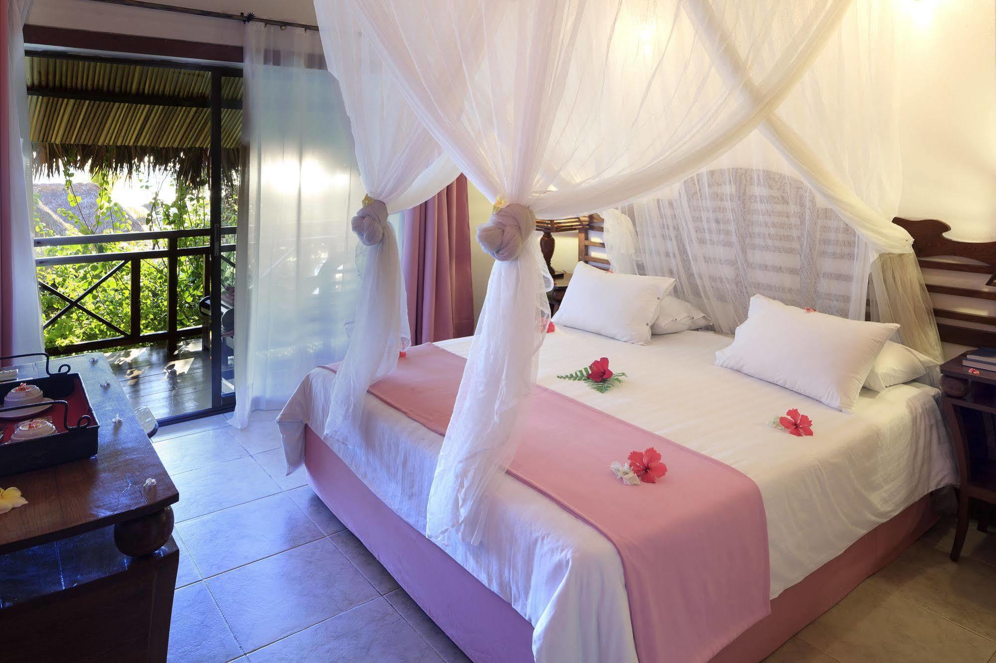 Nosy Be Hotel & Spa Ambaro エクステリア 写真