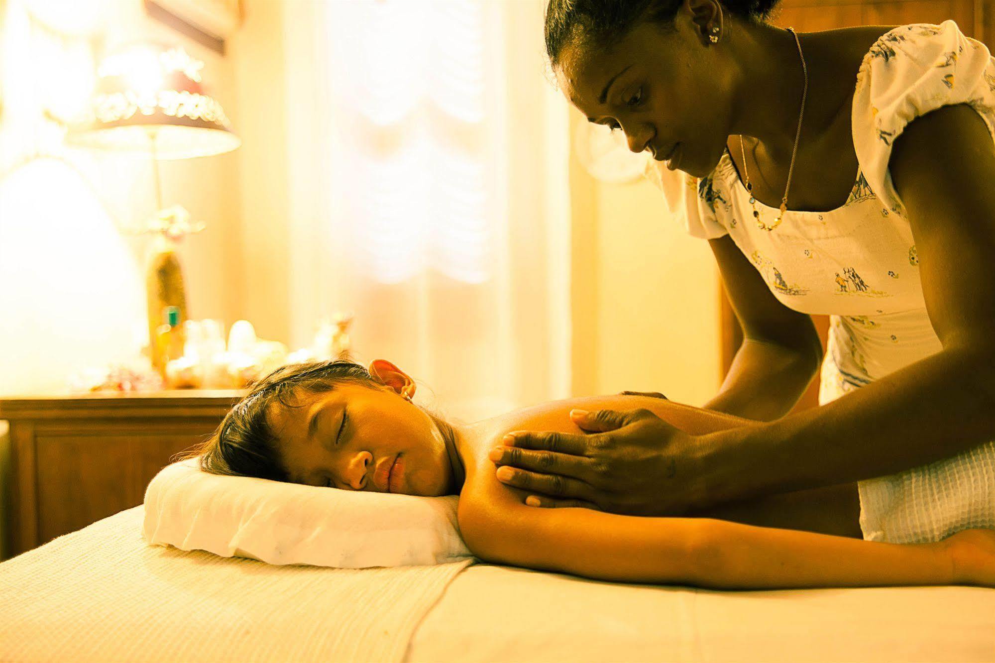 Nosy Be Hotel & Spa Ambaro エクステリア 写真