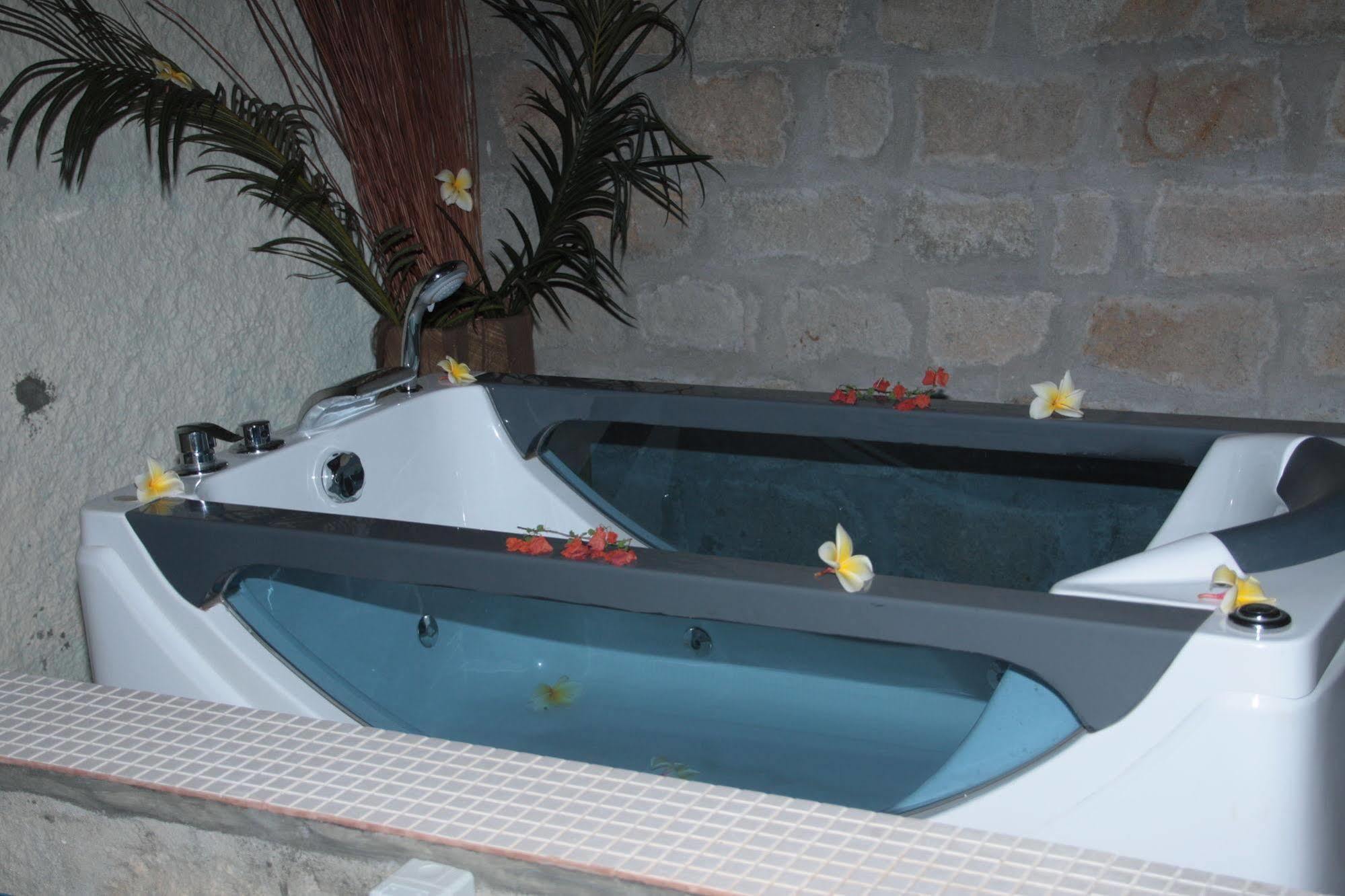 Nosy Be Hotel & Spa Ambaro エクステリア 写真